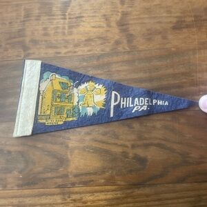 Vintage Felt Philadelphia PA Souvenir Pennant Collectible unique